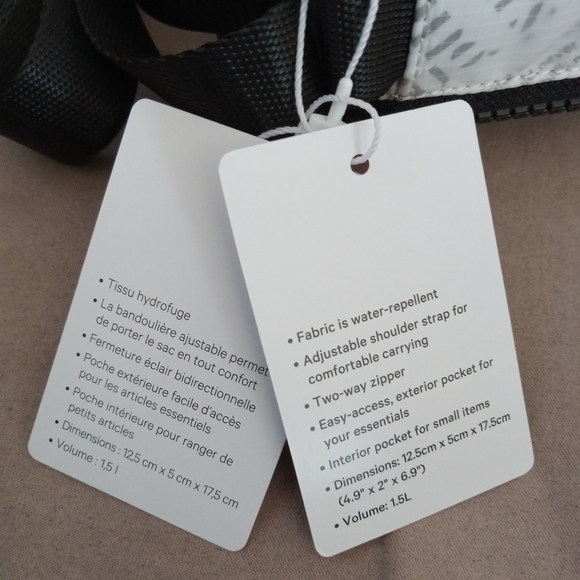 lululemon Easy Access Crossbody 'Manifesto' Print Black and White Purse - Picture 8 of 9